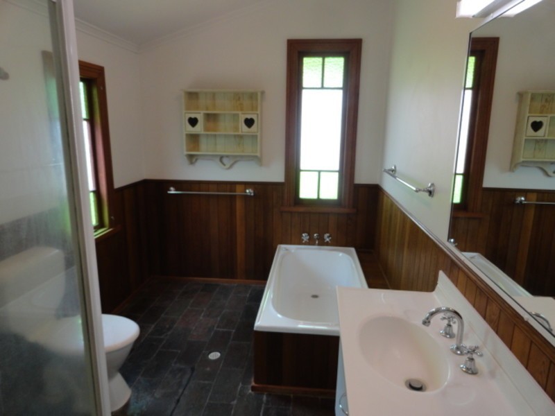 11 Grey Street, South Toowoomba QLD 4350