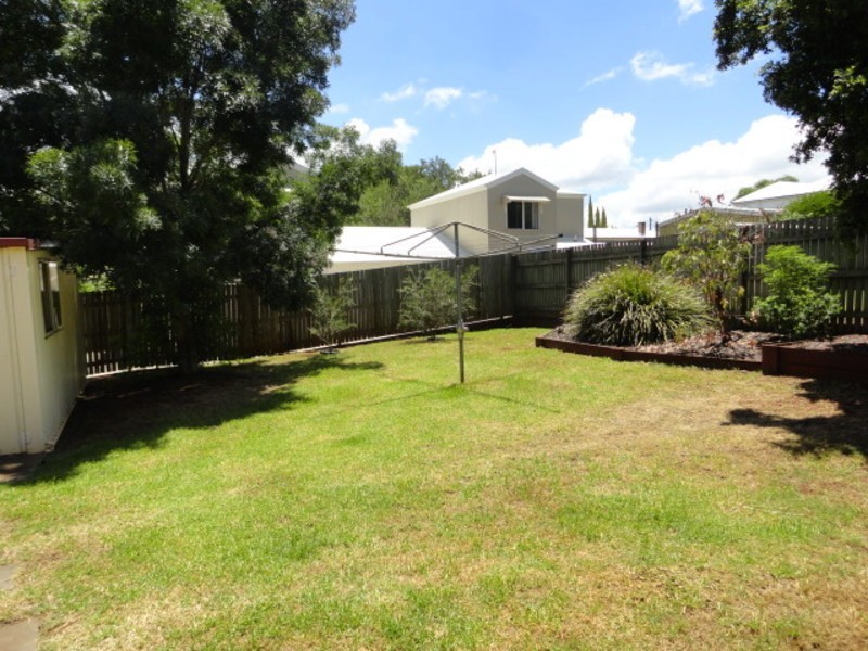 11 Grey Street, South Toowoomba QLD 4350
