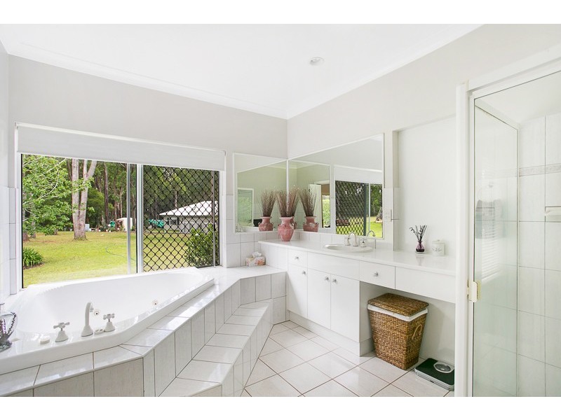 1 Nielsen Court, Middle Ridge QLD 4350