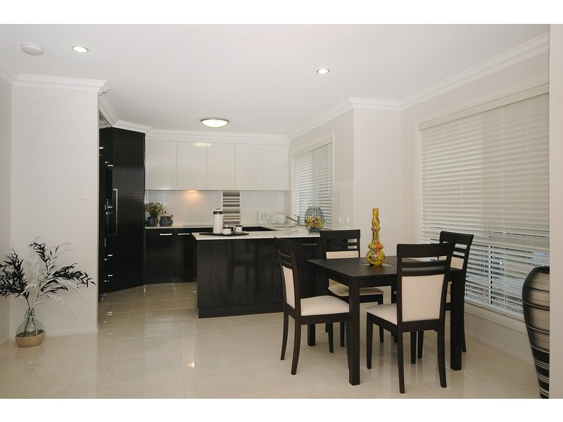 Unit 1/310A Hume Street, Centenary Heights QLD 4350