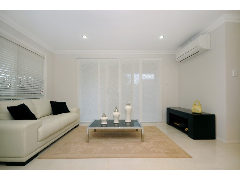 Unit 1/310A Hume Street, Centenary Heights QLD 4350