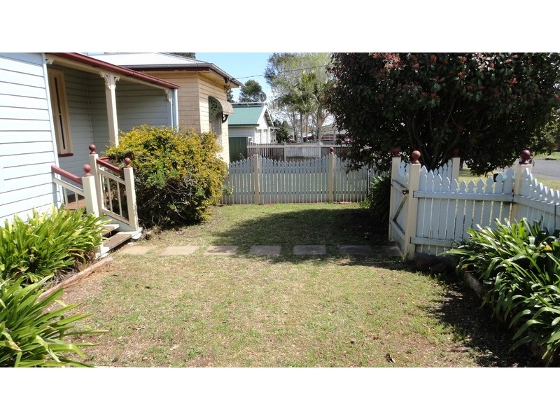 18 Lilley Street, East Toowoomba QLD 4350