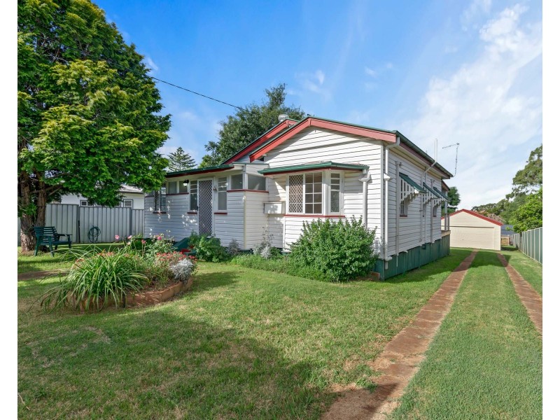 16 Helen Street, Newtown QLD 4350