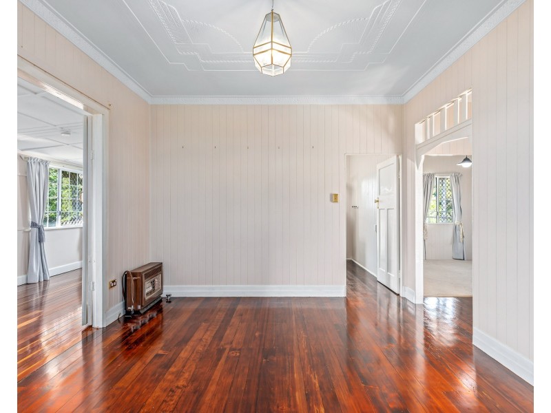 16 Helen Street, Newtown QLD 4350