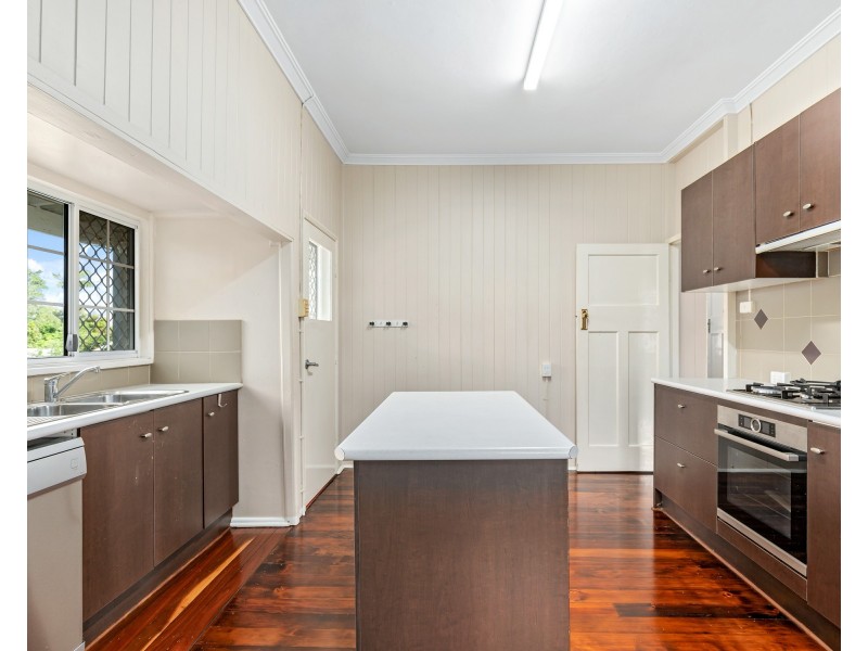 16 Helen Street, Newtown QLD 4350