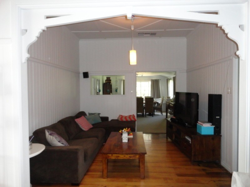 310 ALDERLEY STREET, Kearneys Spring QLD 4350