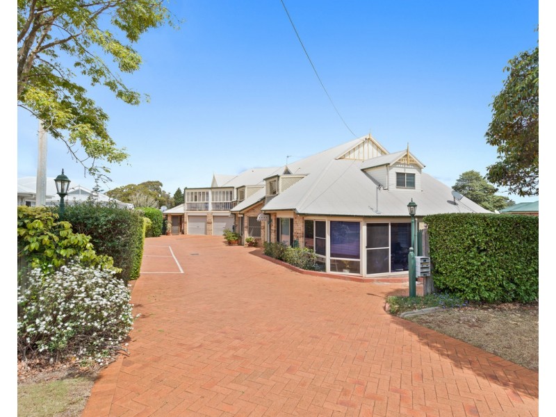 2/60 Crown Street, Rangeville QLD 4350