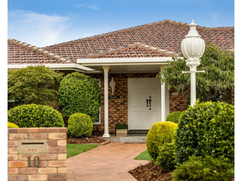 10 Golf Course Drive, Middle Ridge QLD 4350
