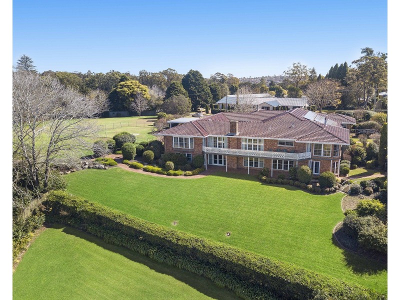 10 Golf Course Drive, Middle Ridge QLD 4350