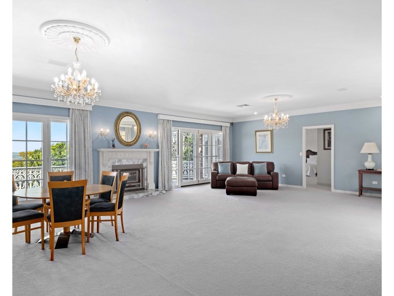 10 Golf Course Drive, Middle Ridge QLD 4350