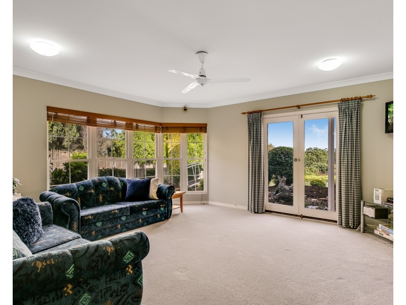 10 Golf Course Drive, Middle Ridge QLD 4350
