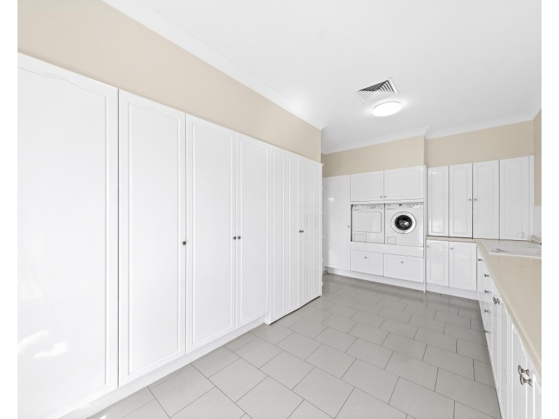 10 Golf Course Drive, Middle Ridge QLD 4350