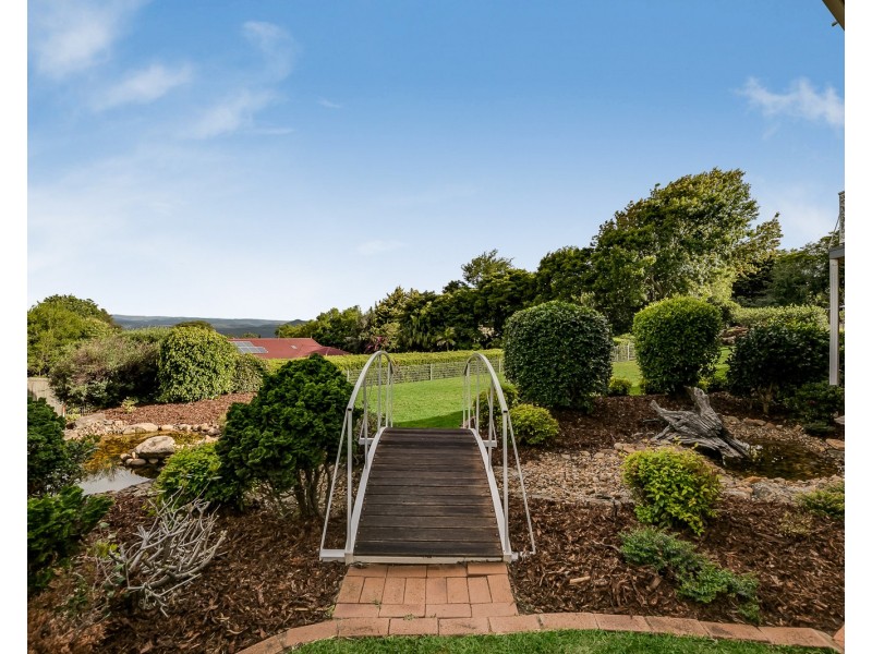 10 Golf Course Drive, Middle Ridge QLD 4350