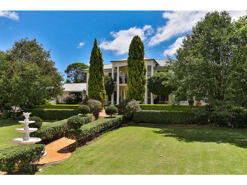 215 Rowbotham Street, Middle Ridge QLD 4350