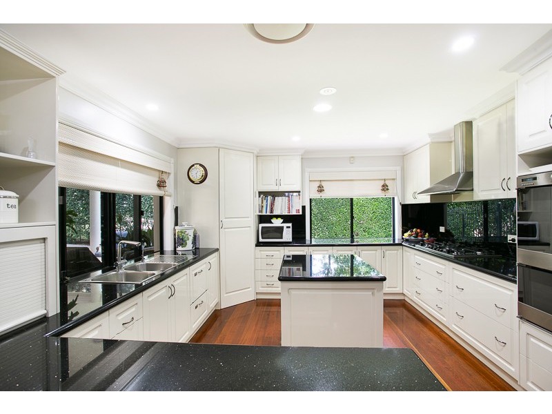 215 Rowbotham Street, Middle Ridge QLD 4350