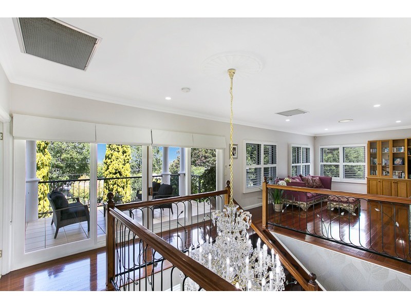 215 Rowbotham Street, Middle Ridge QLD 4350