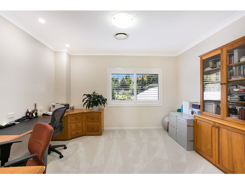 215 Rowbotham Street, Middle Ridge QLD 4350