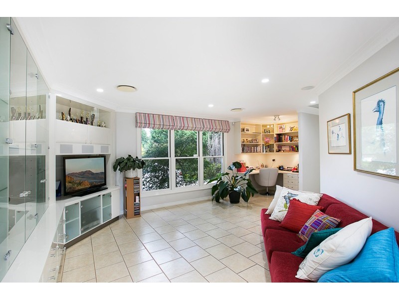 215 Rowbotham Street, Middle Ridge QLD 4350