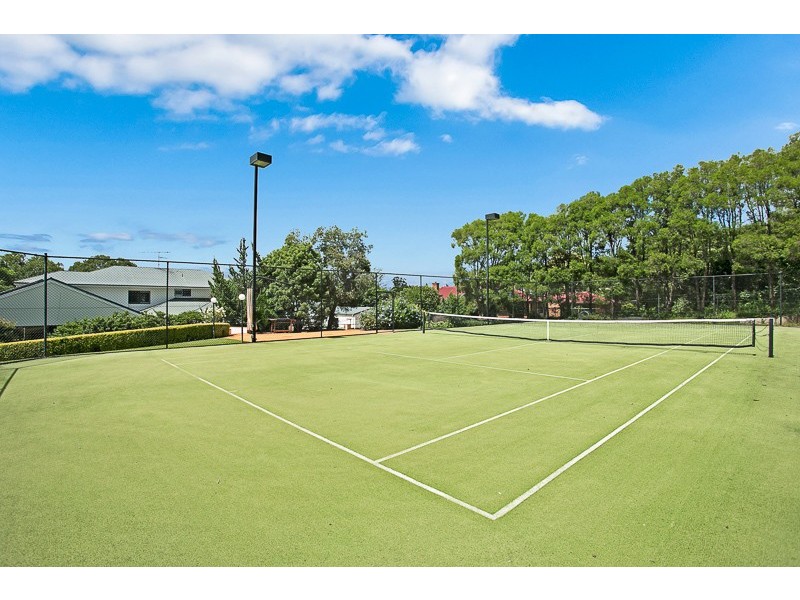 215 Rowbotham Street, Middle Ridge QLD 4350