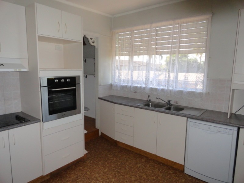 331 West Street, Harristown QLD 4350