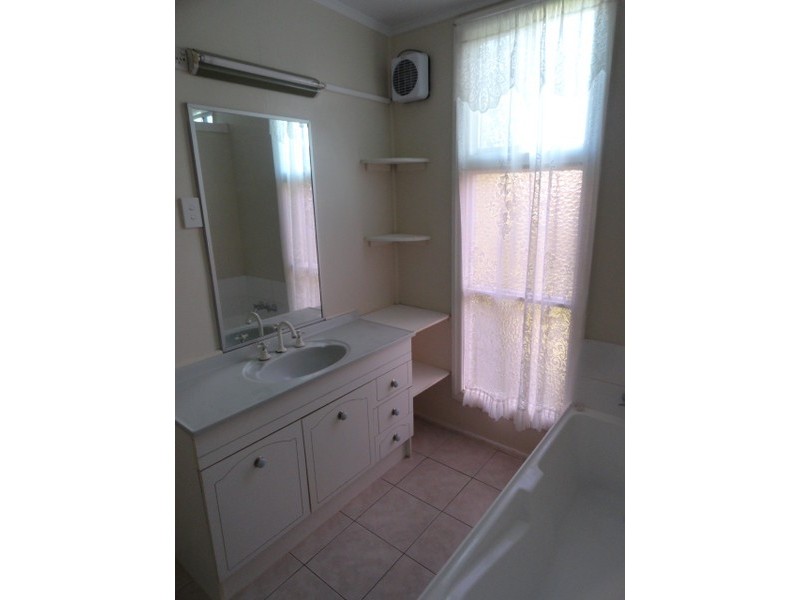 331 West Street, Harristown QLD 4350