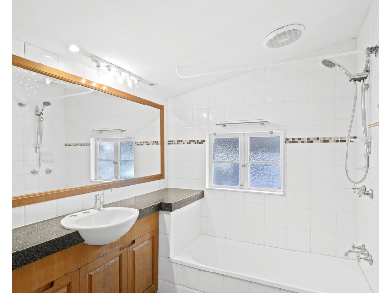 1/4 Walton Street, North Toowoomba QLD 4350