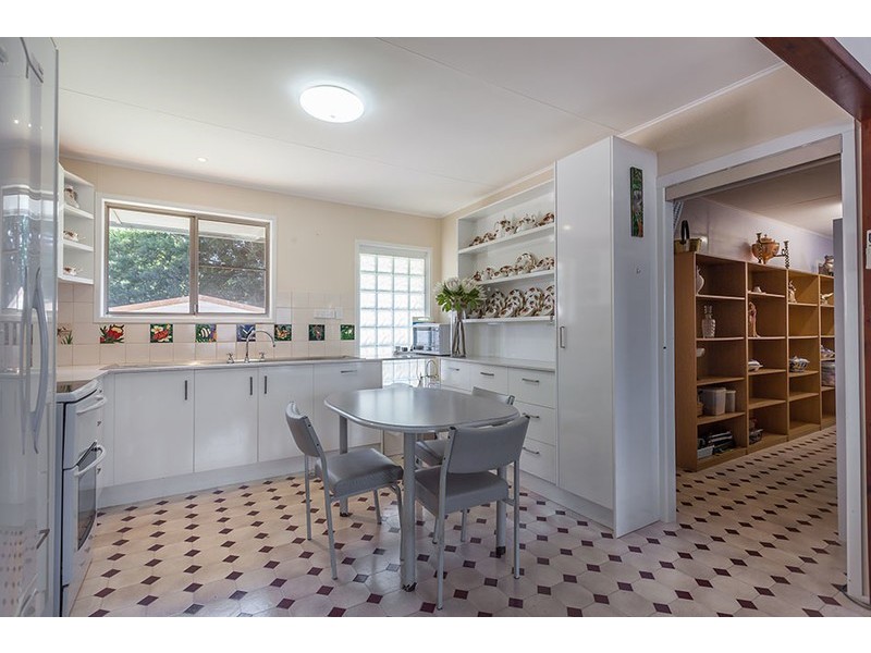 10 Jonathan Street, Rockville QLD 4350