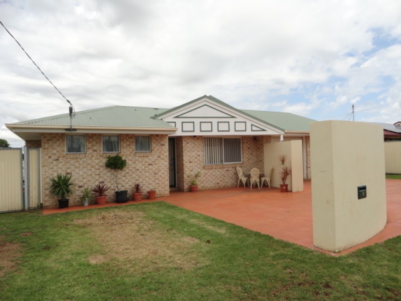 8 Poinciana Street, Newtown QLD 4350