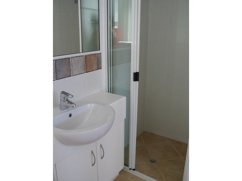 8 Poinciana Street, Newtown QLD 4350