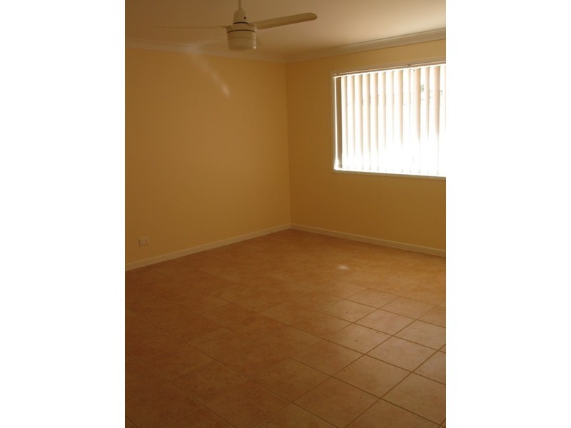 8 Poinciana Street, Newtown QLD 4350