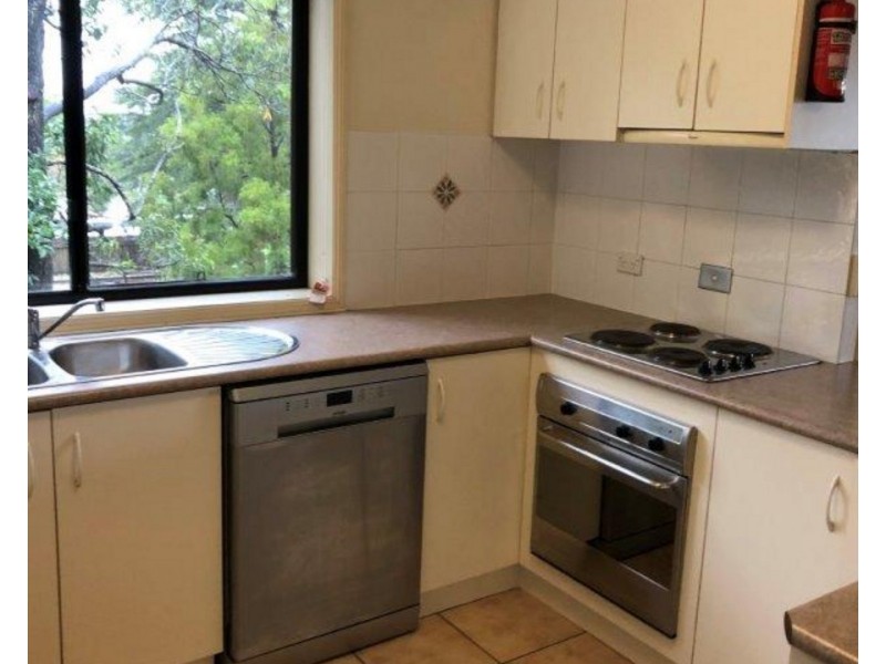4/4 Scott Street, East Toowoomba QLD 4350