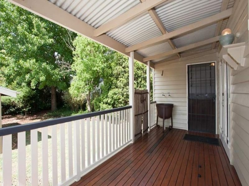 11 Burns Street, East Toowoomba QLD 4350