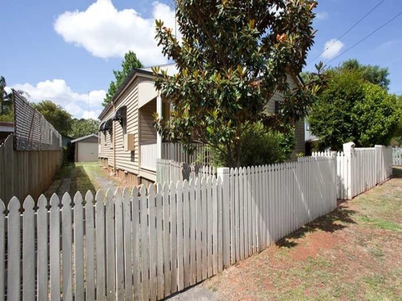 11 Burns Street, East Toowoomba QLD 4350