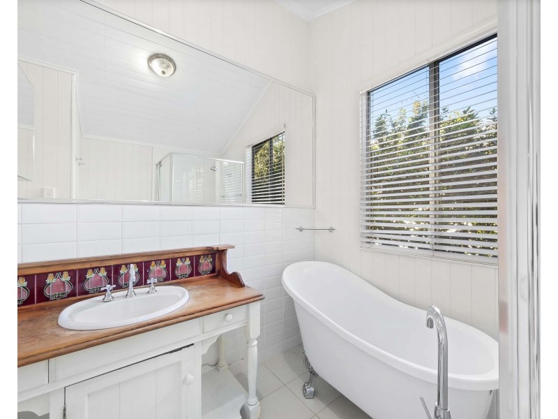 9 Sir Street, North Toowoomba QLD 4350