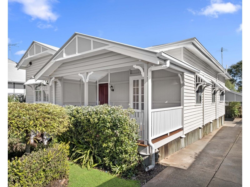 9 Sir Street, North Toowoomba QLD 4350
