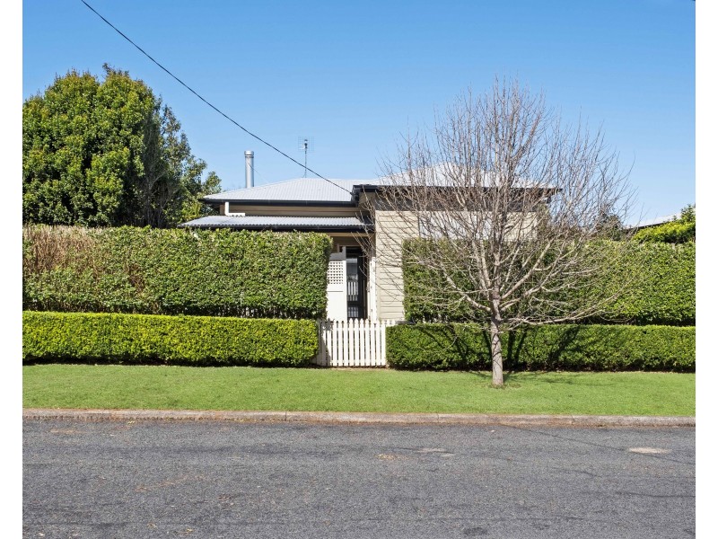 6 Argyle Street, East Toowoomba QLD 4350