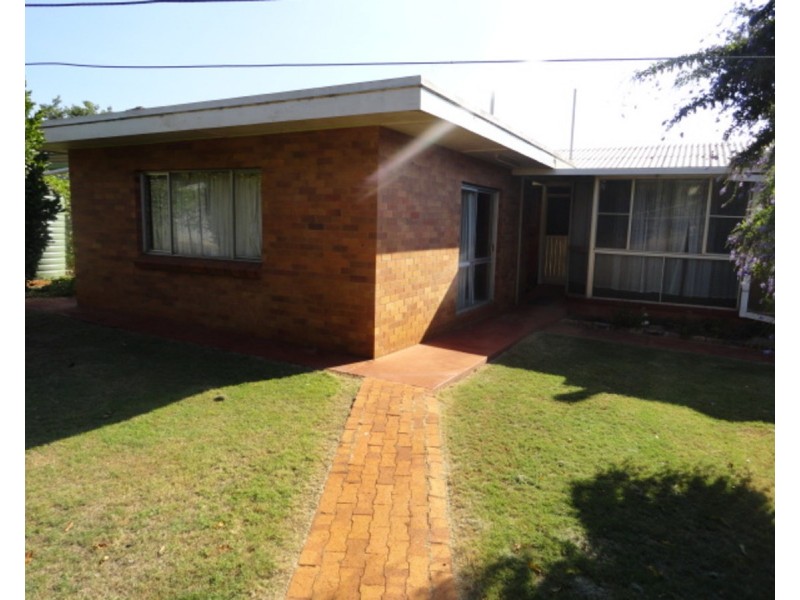778 Ruthven Street, South Toowoomba QLD 4350