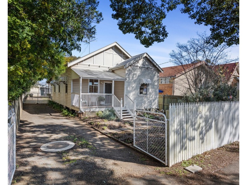 200 Russell Street, Newtown QLD 4350