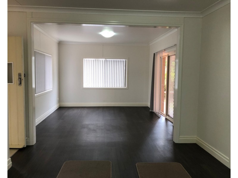 16 Crown Street, Rangeville QLD 4350