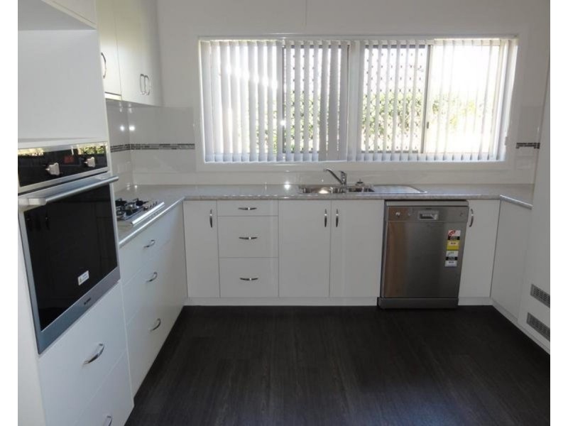 16 Crown Street, Rangeville QLD 4350