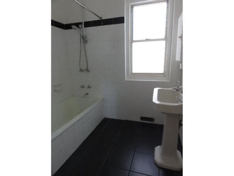 16 Crown Street, Rangeville QLD 4350