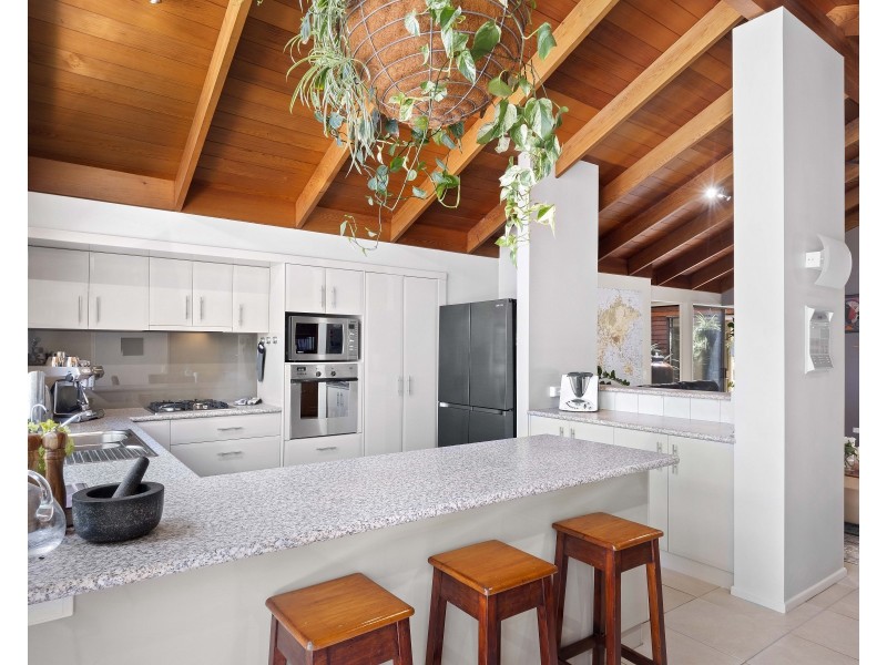 18 Inadale Court, Middle Ridge QLD 4350