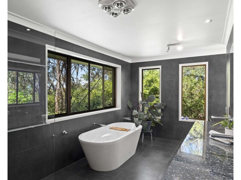 18 Inadale Court, Middle Ridge QLD 4350