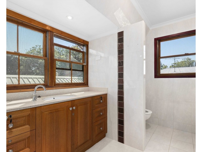 1a Dawnie Street, East Toowoomba QLD 4350