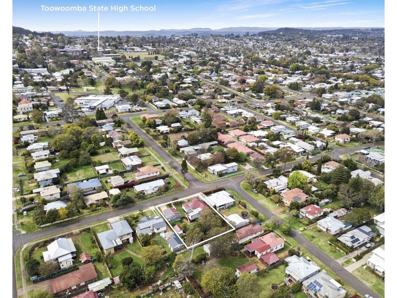 7 Wyndham Street, North Toowoomba QLD 4350