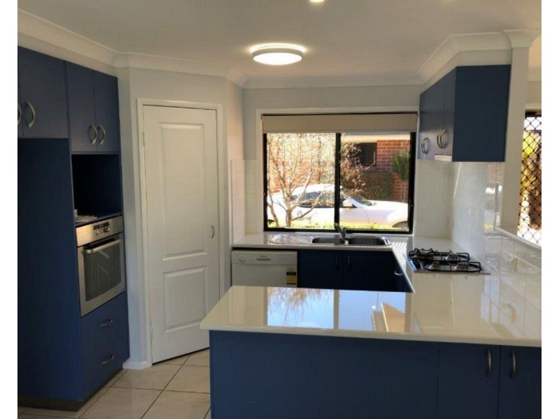 4/3a Burton Street, Harristown QLD 4350