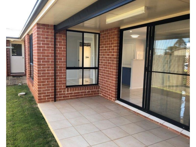 4/3a Burton Street, Harristown QLD 4350