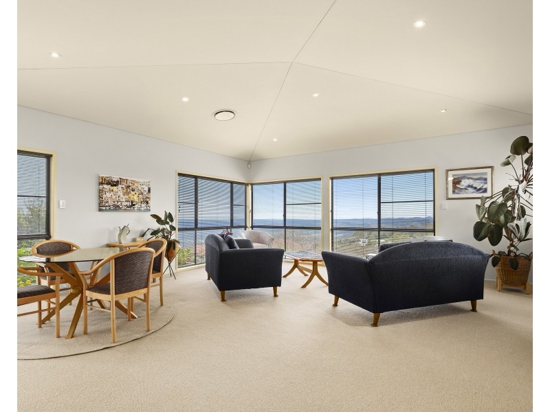 15 Robertson Crescent, Prince Henry Heights QLD 4350