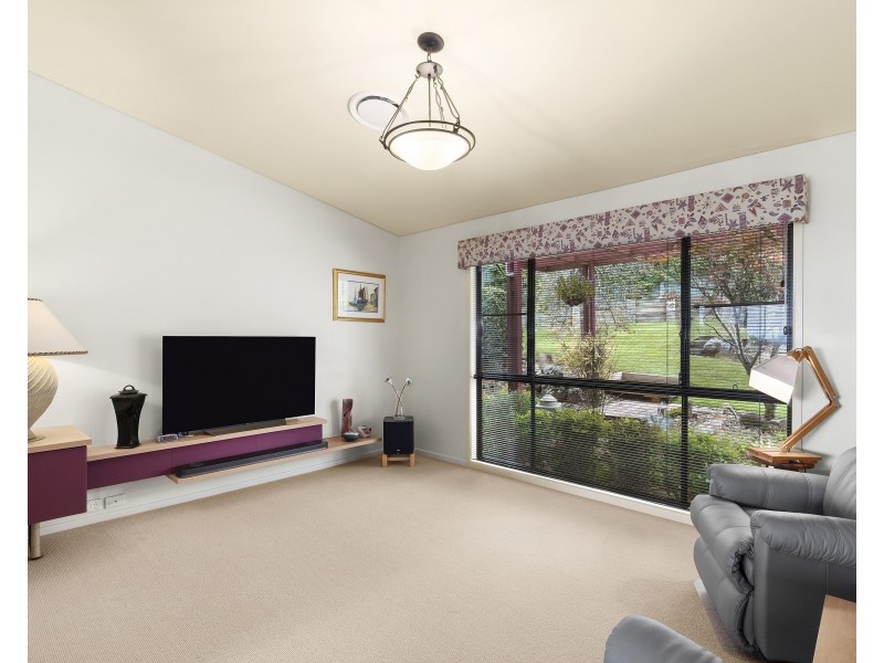15 Robertson Crescent, Prince Henry Heights QLD 4350