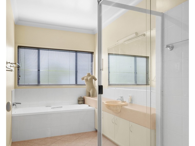 15 Robertson Crescent, Prince Henry Heights QLD 4350